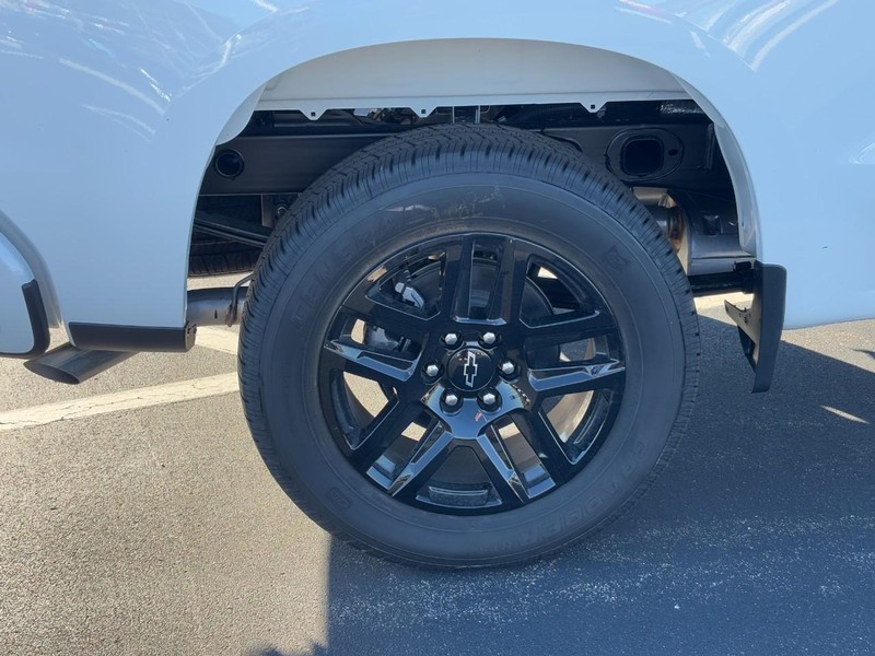 Chevrolet Silverado 1500 Vehicle Image 05