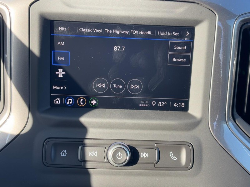 Chevrolet Silverado 1500 Vehicle Image 09