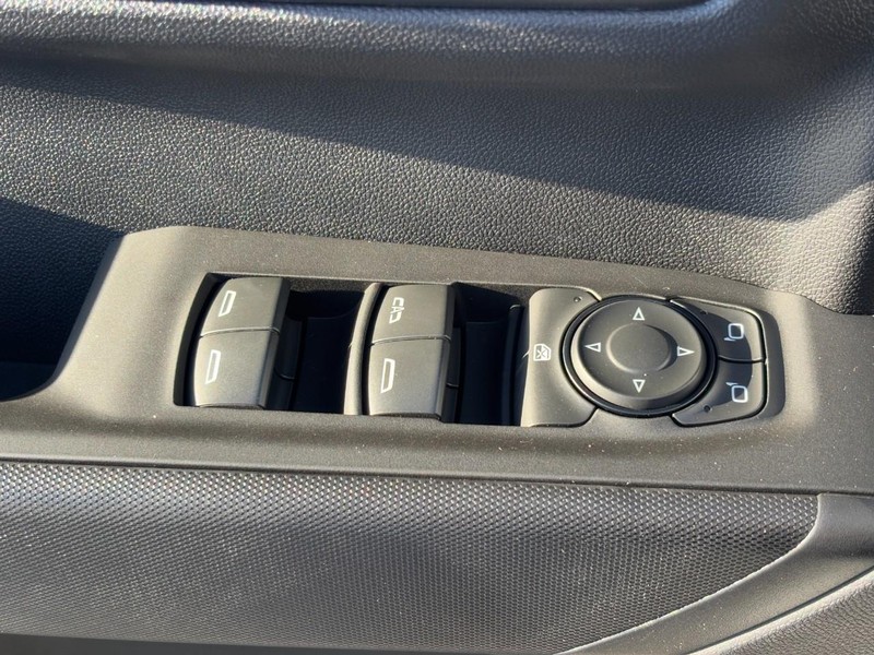 Chevrolet Silverado 1500 Vehicle Image 18