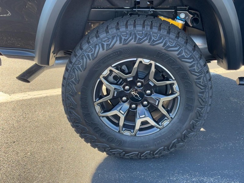 Chevrolet Colorado Vehicle Image 05