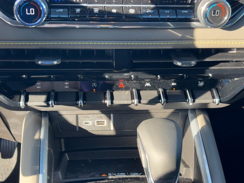 Chevrolet Colorado Vehicle Image 19