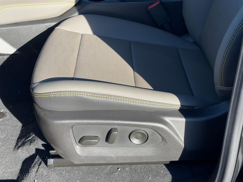 Chevrolet Colorado Vehicle Image 22