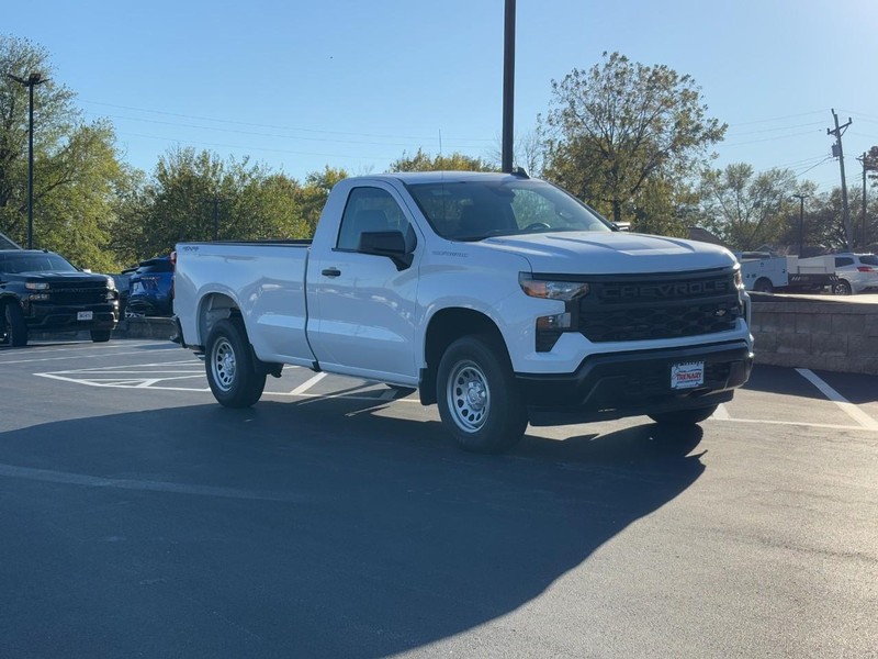 Chevrolet Silverado 1500 Vehicle Image 02