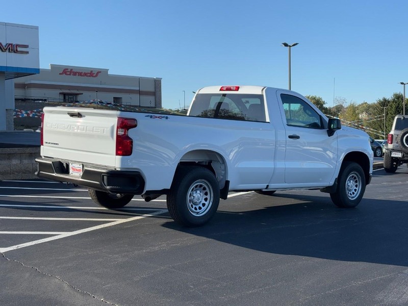 Chevrolet Silverado 1500 Vehicle Image 04