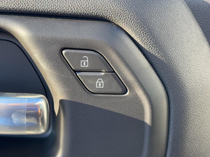 Chevrolet Silverado 1500 Vehicle Image 16