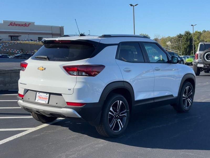 Chevrolet TrailBlazer Vehicle Image 04