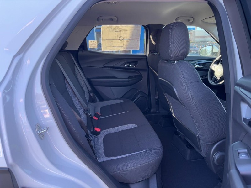 Chevrolet TrailBlazer Vehicle Image 06