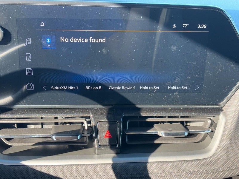 Chevrolet TrailBlazer Vehicle Image 16