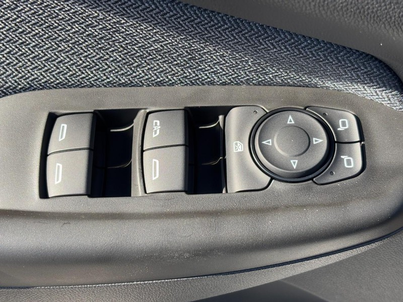 Chevrolet TrailBlazer Vehicle Image 19