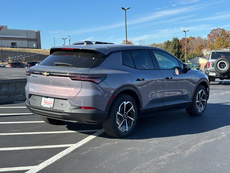 Chevrolet Equinox EV Vehicle Image 04