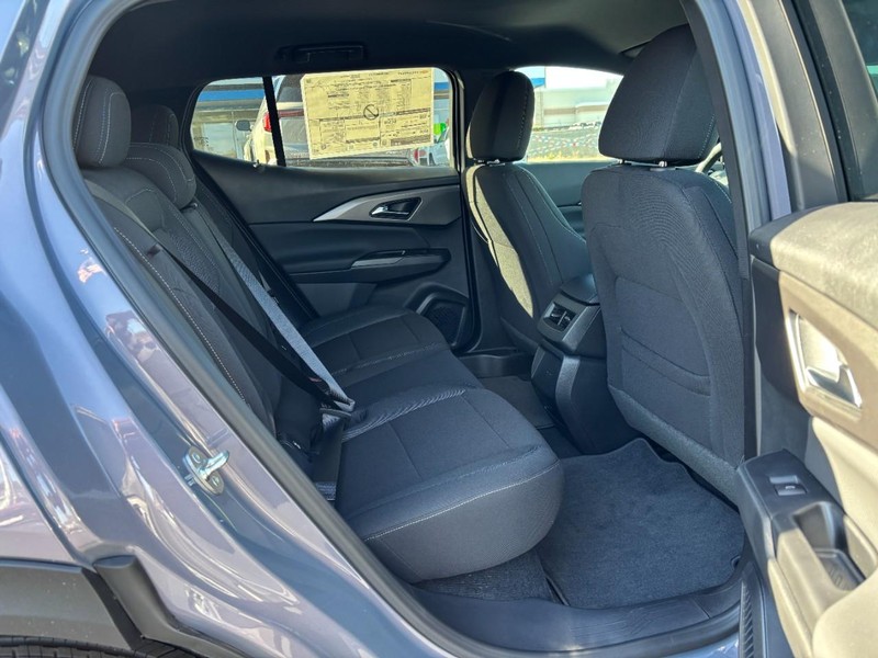 Chevrolet Equinox EV Vehicle Image 06