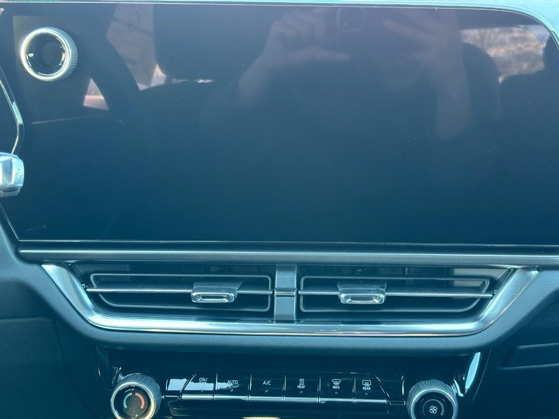 Chevrolet Equinox EV Vehicle Image 09