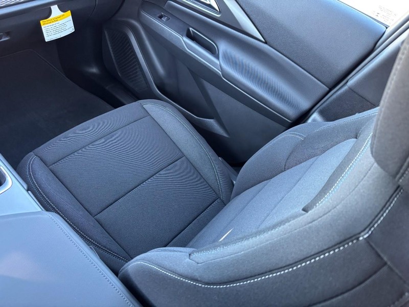 Chevrolet Equinox EV Vehicle Image 11