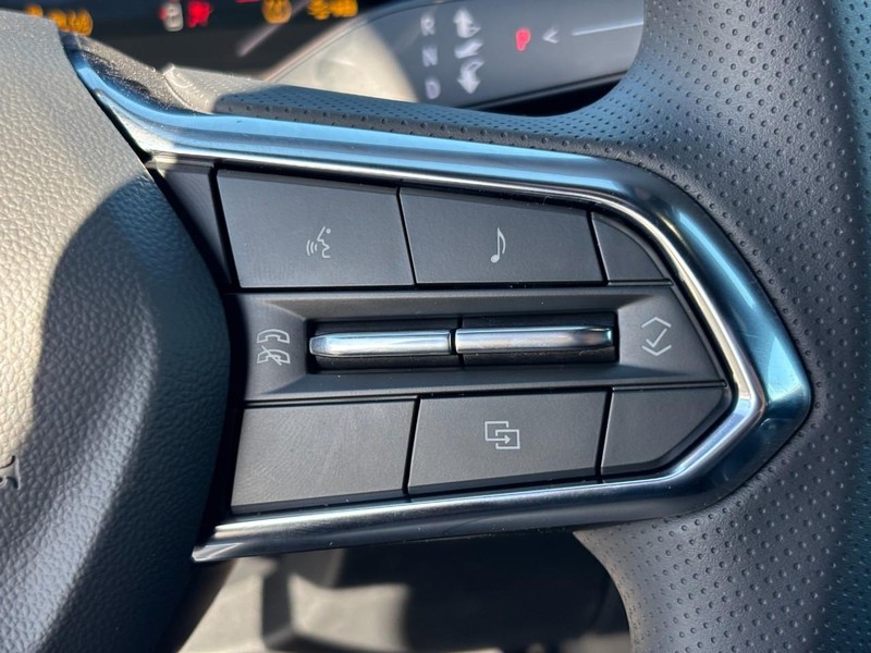 Chevrolet Equinox EV Vehicle Image 14