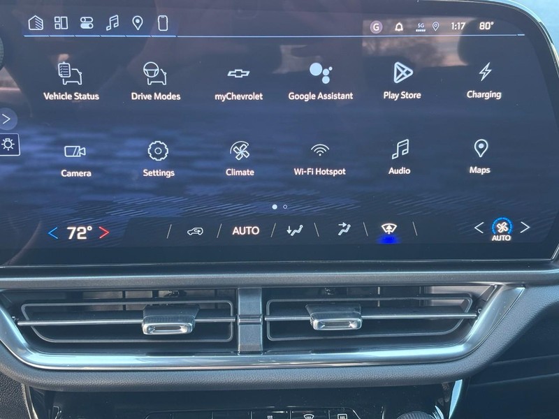 Chevrolet Equinox EV Vehicle Image 16