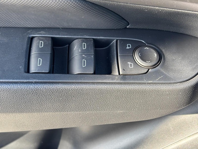 Chevrolet Equinox EV Vehicle Image 20