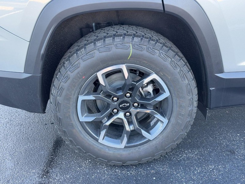 Chevrolet Equinox Vehicle Image 05