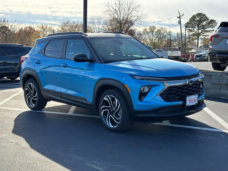 Chevrolet TrailBlazer Vehicle Image 02