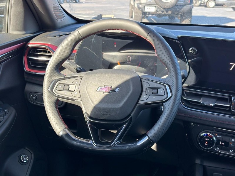 Chevrolet TrailBlazer Vehicle Image 08