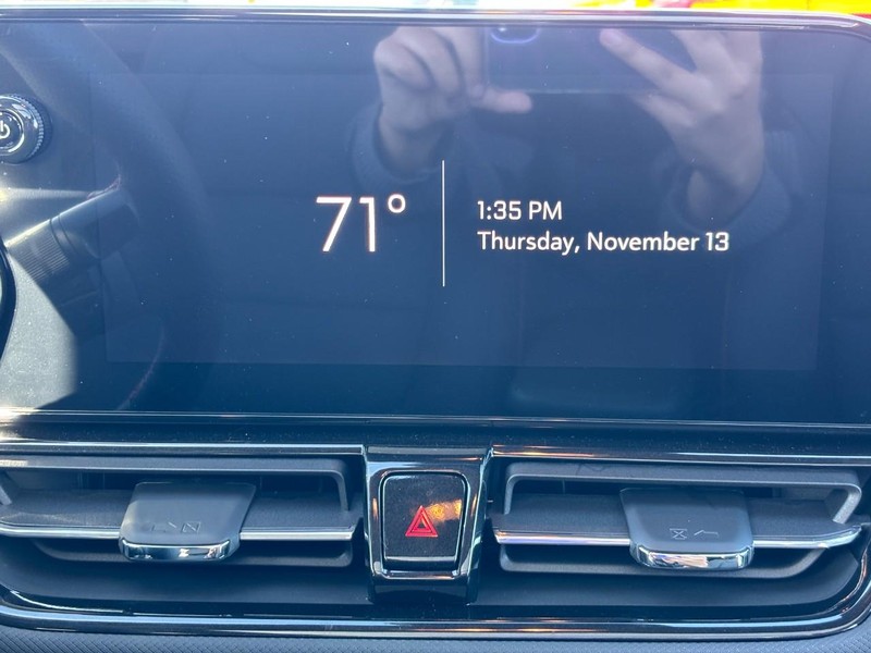 Chevrolet TrailBlazer Vehicle Image 09