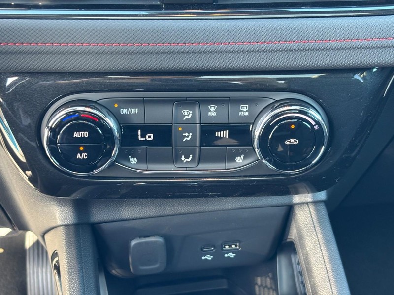 Chevrolet TrailBlazer Vehicle Image 18