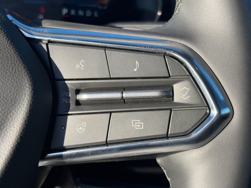 Chevrolet Equinox Vehicle Image 14