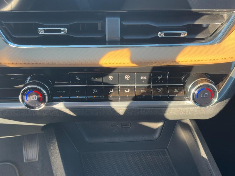 Chevrolet Equinox Vehicle Image 19