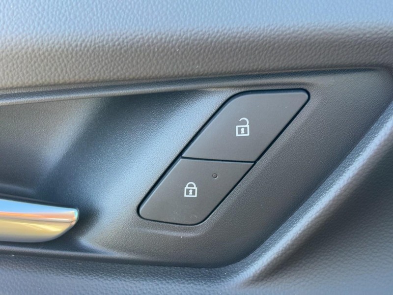 Chevrolet Equinox Vehicle Image 21