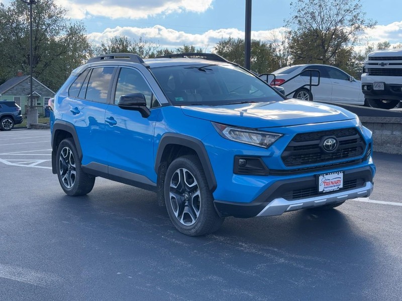 Toyota RAV4 Vehicle Image 02