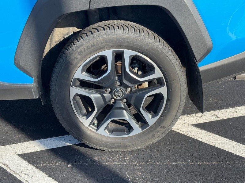 Toyota RAV4 Vehicle Image 07