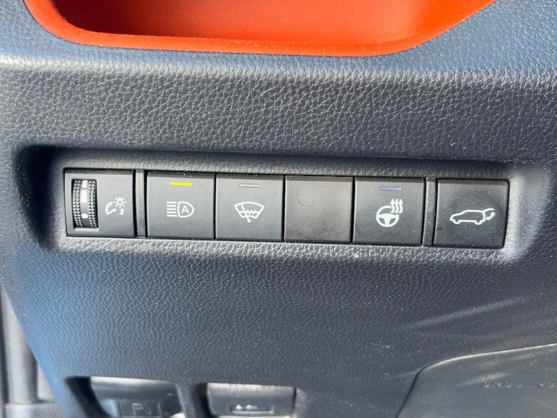 Toyota RAV4 Vehicle Image 16