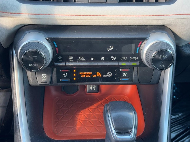 Toyota RAV4 Vehicle Image 22