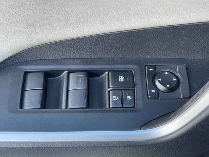 Toyota RAV4 Vehicle Image 23