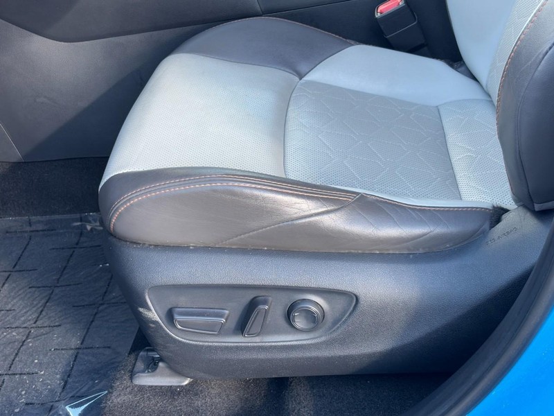 Toyota RAV4 Vehicle Image 24