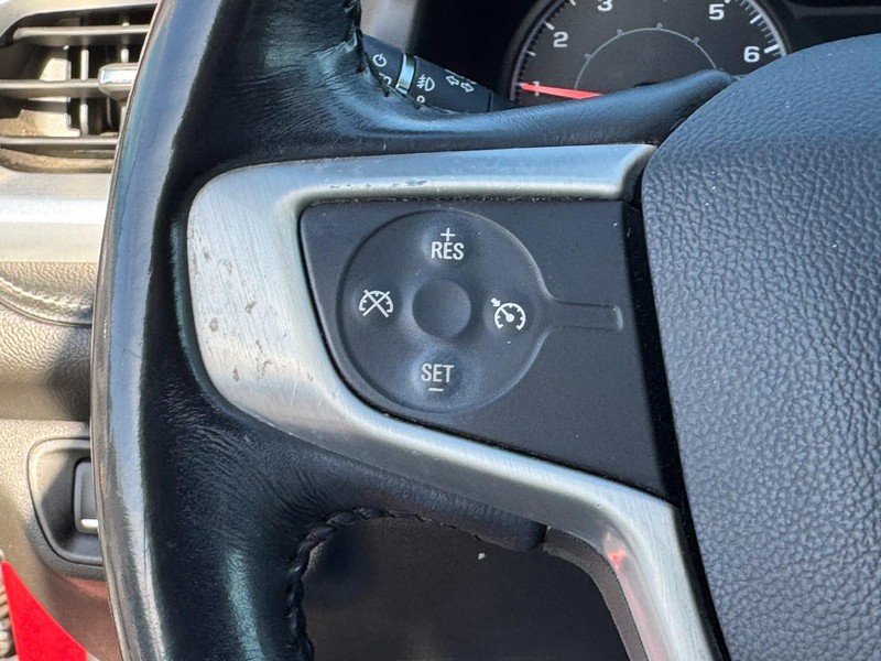 GMC Acadia Vehicle Image 18