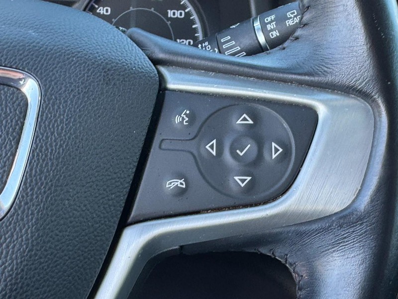 GMC Acadia Vehicle Image 19