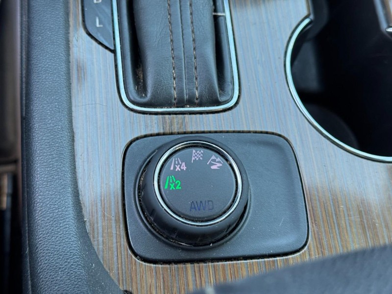 GMC Acadia Vehicle Image 23