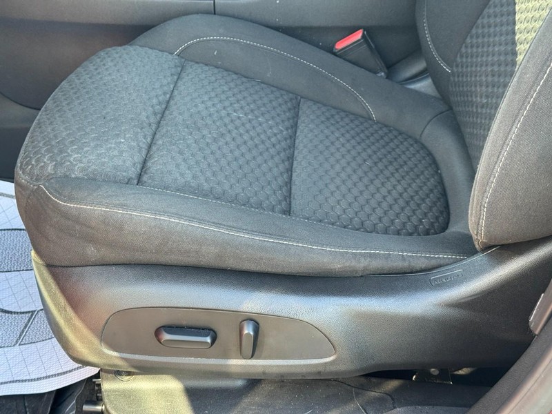 GMC Acadia Vehicle Image 25