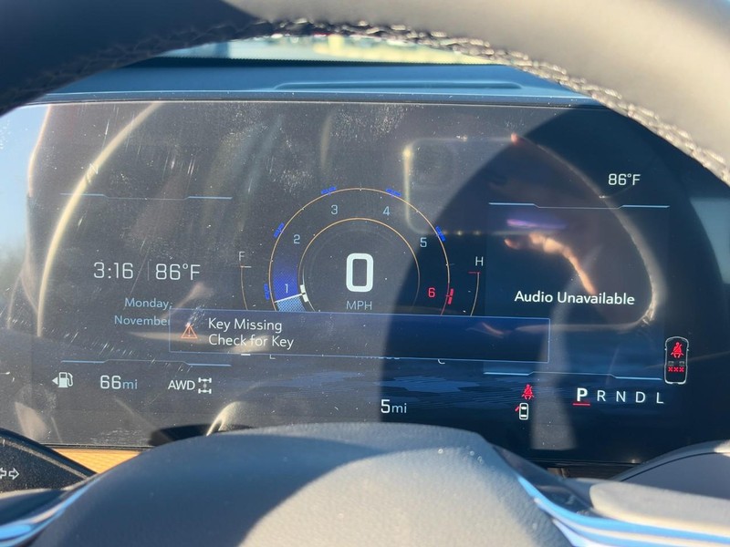 Chevrolet Equinox Vehicle Image 13