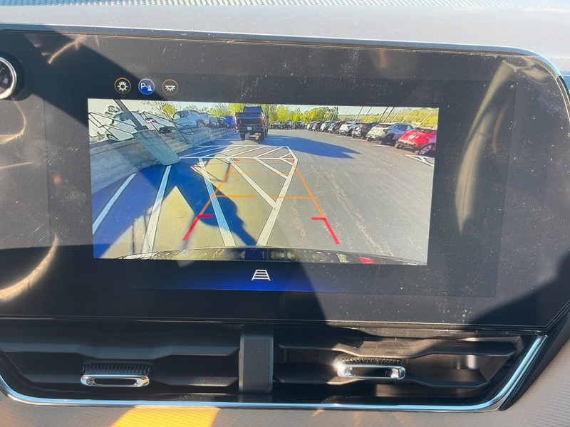 Chevrolet Equinox Vehicle Image 15