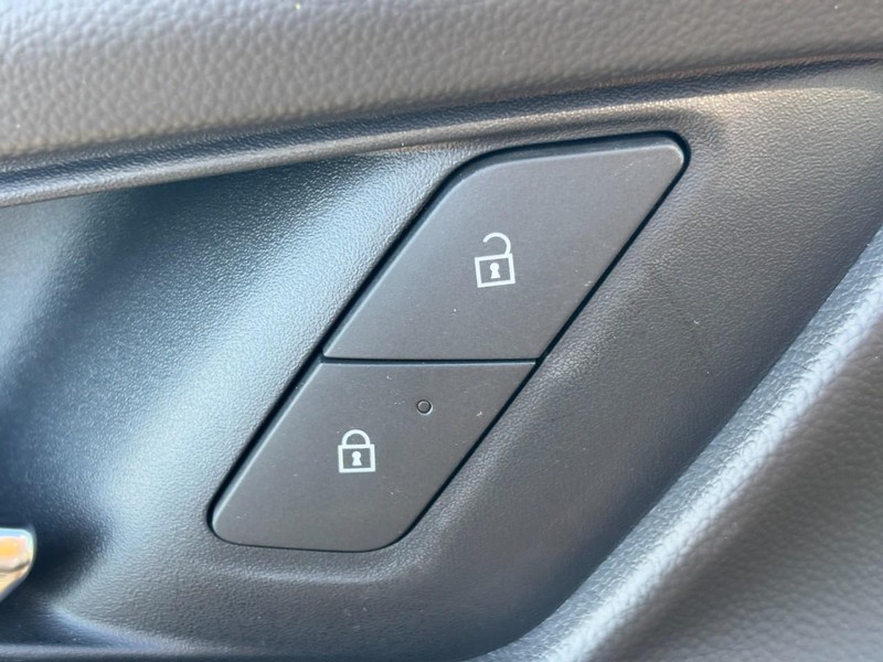 Chevrolet Equinox Vehicle Image 19