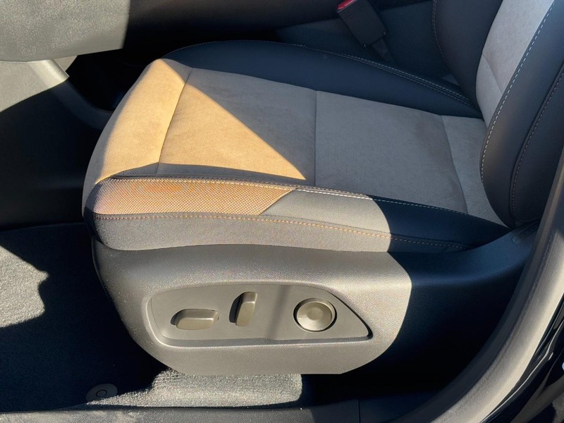 Chevrolet Equinox Vehicle Image 20