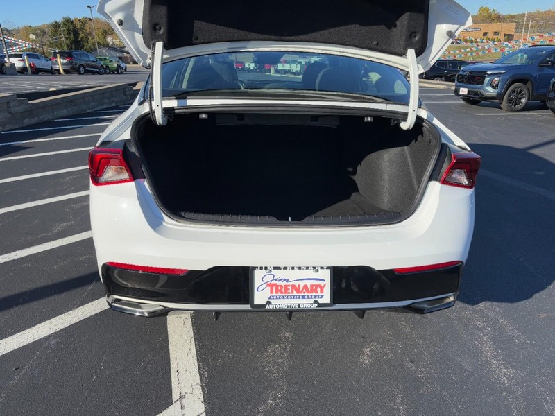 Kia K5 Vehicle Image 04