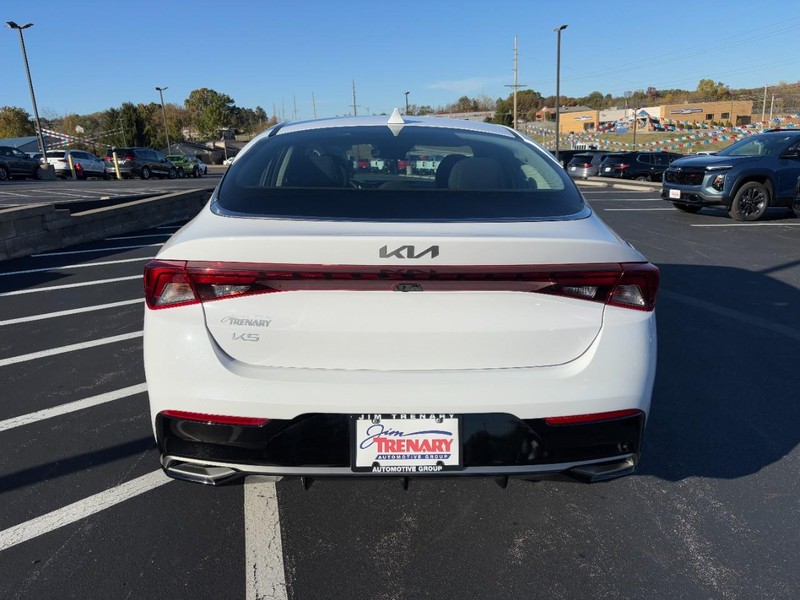 Kia K5 Vehicle Image 05