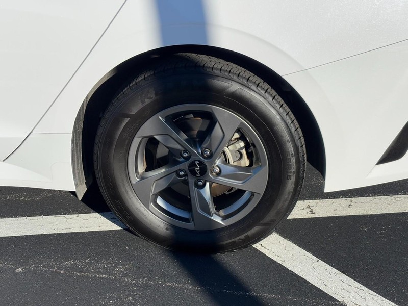 Kia K5 Vehicle Image 07