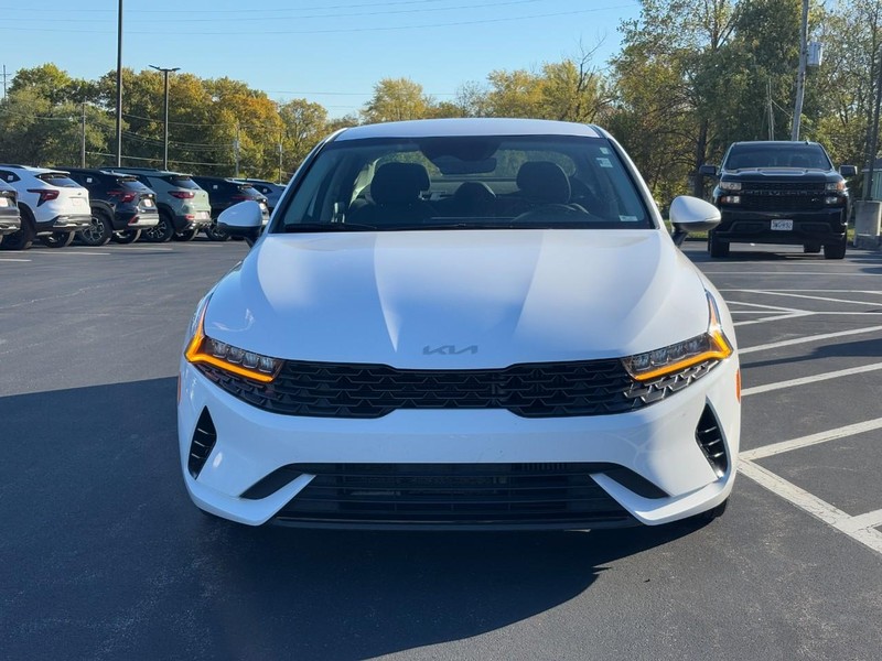 Kia K5 Vehicle Image 09