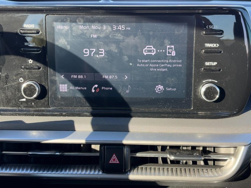 Kia K5 Vehicle Image 13