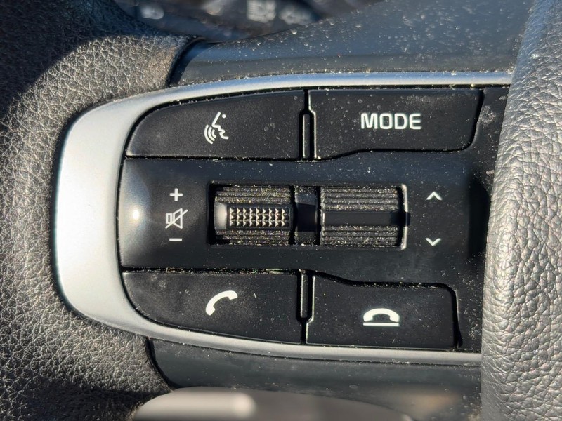 Kia K5 Vehicle Image 17