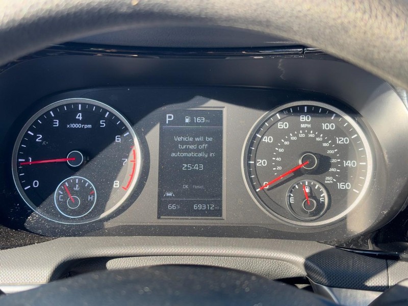 Kia K5 Vehicle Image 19