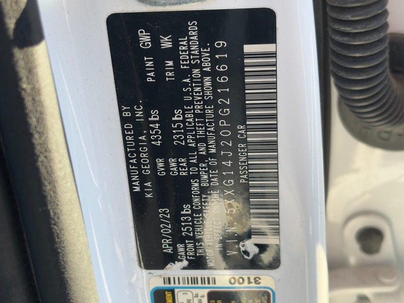 Kia K5 Vehicle Image 25